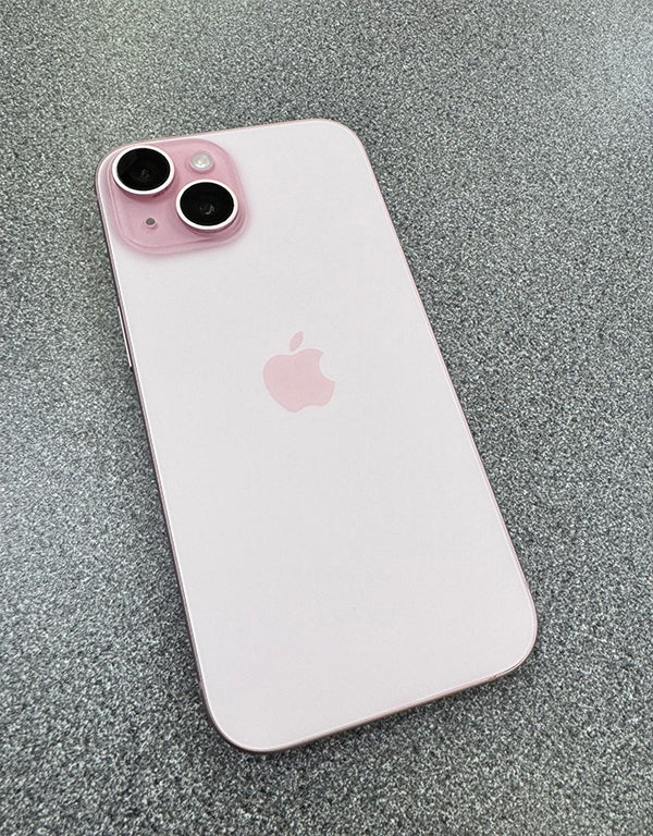 iPhone 15 Pink